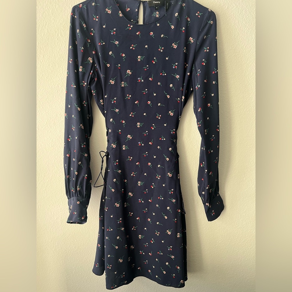 Theory Floral Print Lace-up Silk Dress
In Deep Navy Size 0 - Picture 5 of 12
